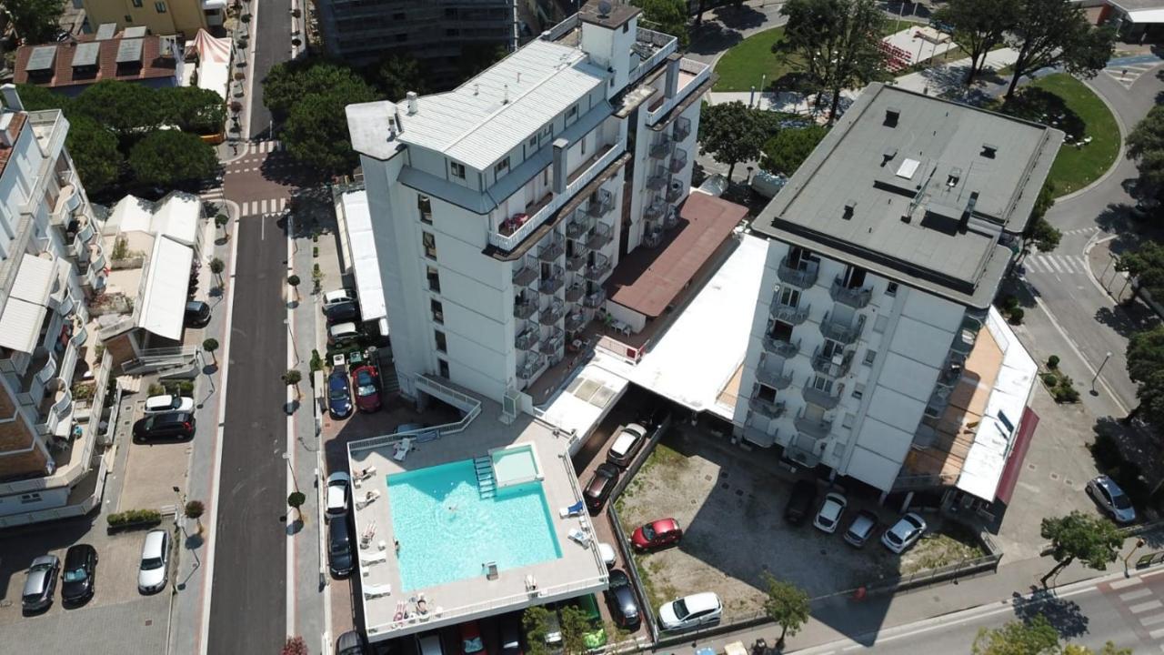Residence Alla Rotonda Lido di Jesolo Exterior photo